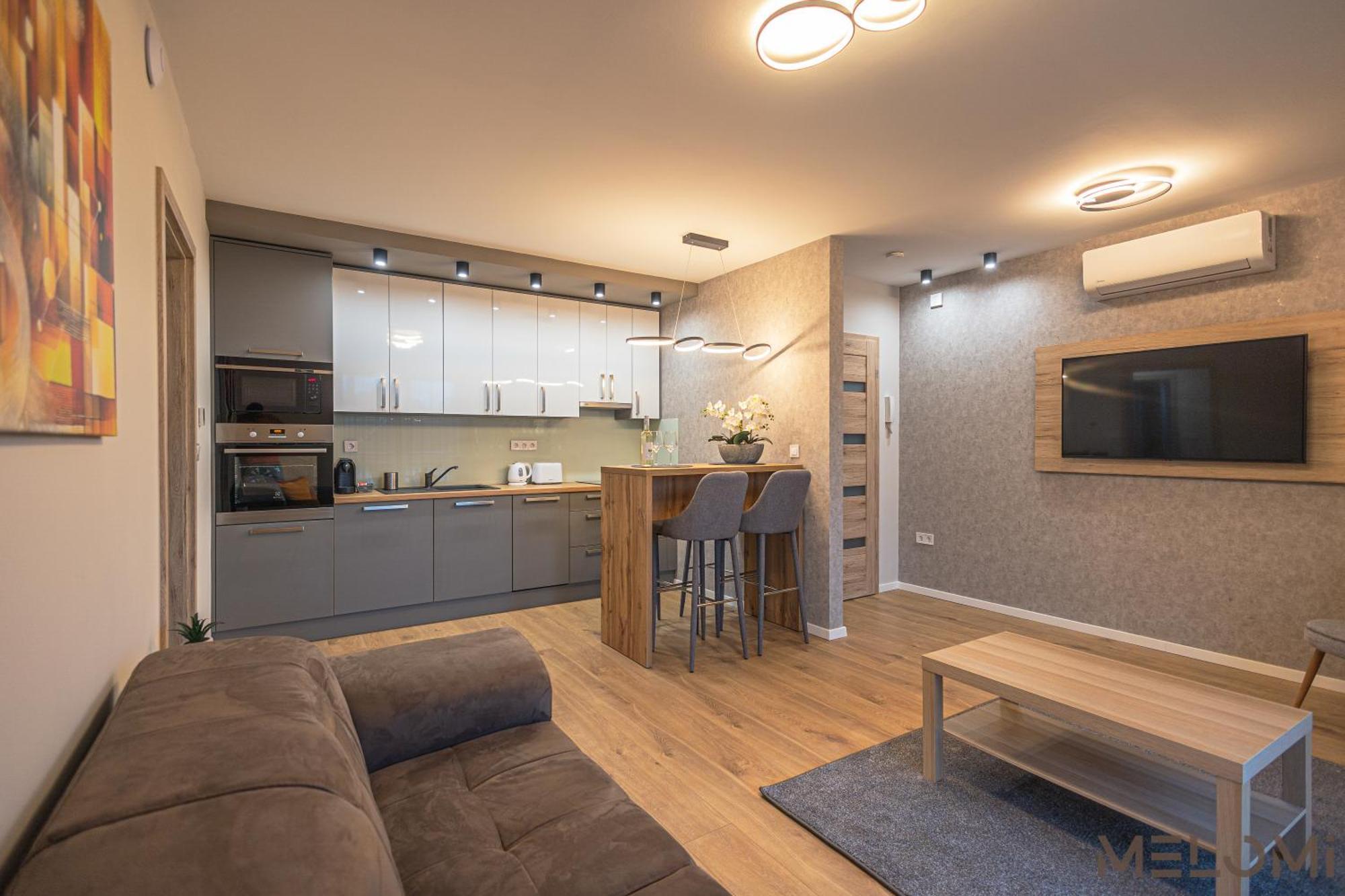 Melomi Apartman Шарвар Экстерьер фото